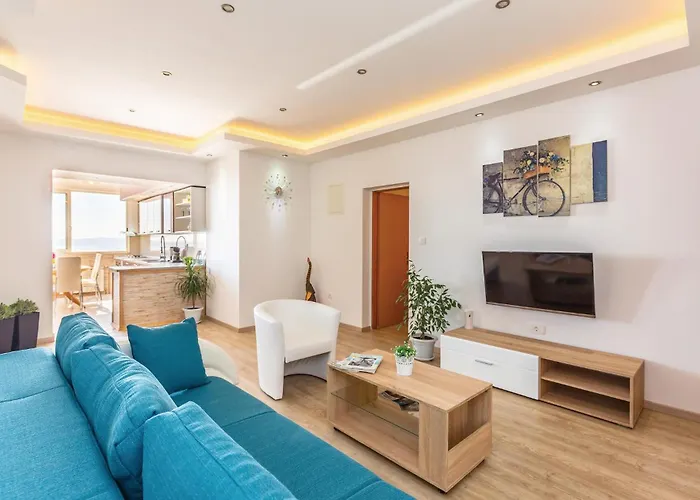 Two-bedroom With Sea View In