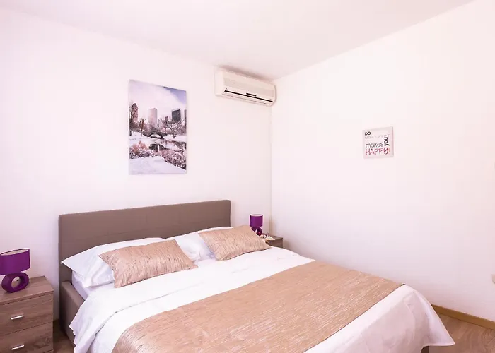 Two-bedroom With Sea View In Apartament *