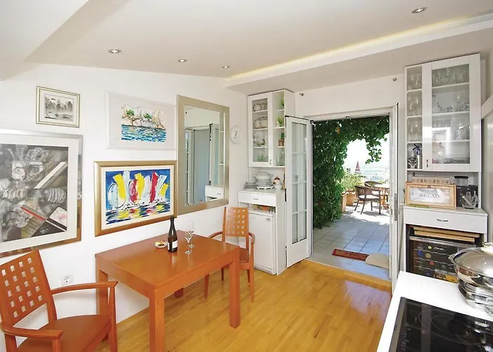 Apartament Two-bedroom With Sea View In Makarska