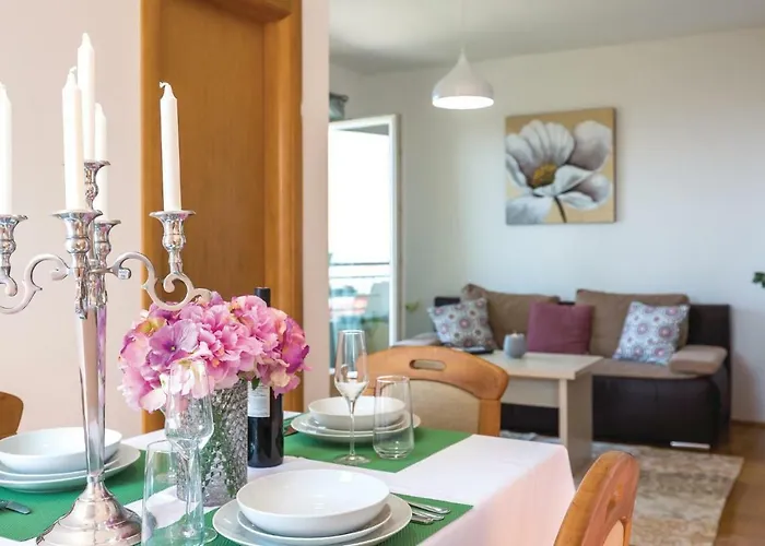 Two-bedroom With Sea View In Apartament Makarska