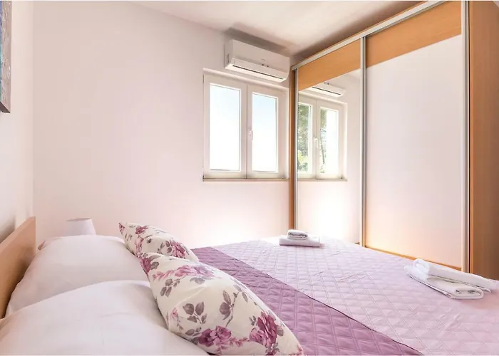 Two-bedroom With Sea View In *