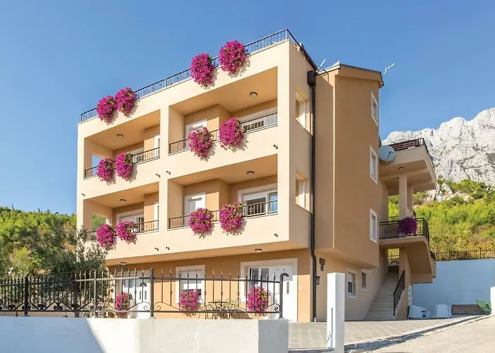 Apartament Two-bedroom With Sea View In