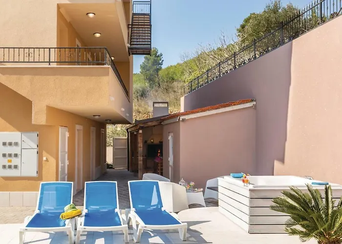 Two-bedroom With Sea View In