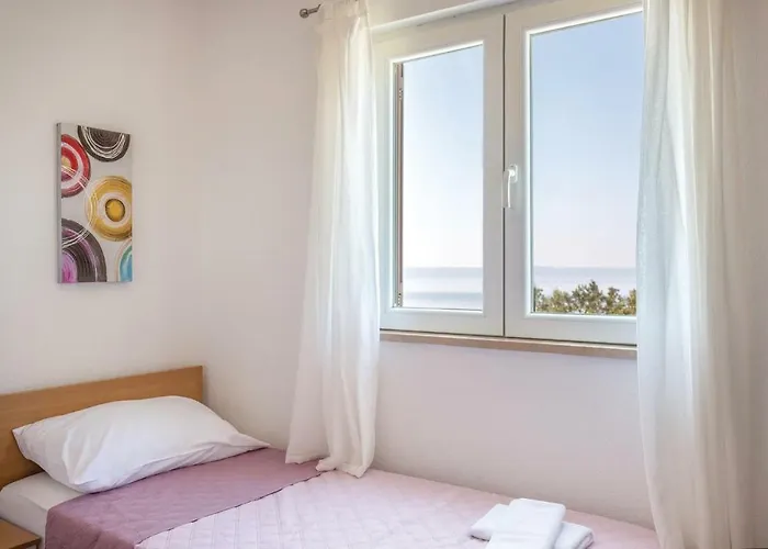 Apartament Two-bedroom With Sea View In