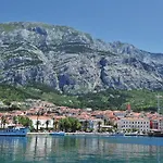 Apartamento Two-bedroom With Sea View In Makarska