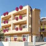 Apartamento Two-bedroom With Sea View In