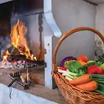 Two-bedroom With Sea View In Apartamento *