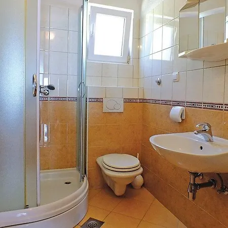Apartmán 2 Bedroom Cozy Apartment In Makarska Makarská