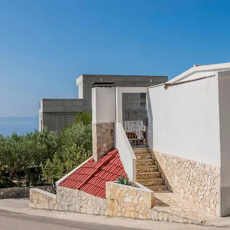 Apartmán 2 Bedroom Cozy Apartment In Makarska