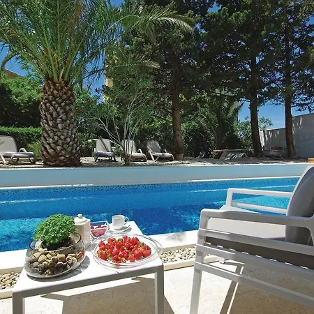 Two-bedroom With Sea View In Διαμέρισμα Μακάρσκα