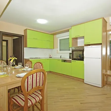 2 Bedroom Cozy In *