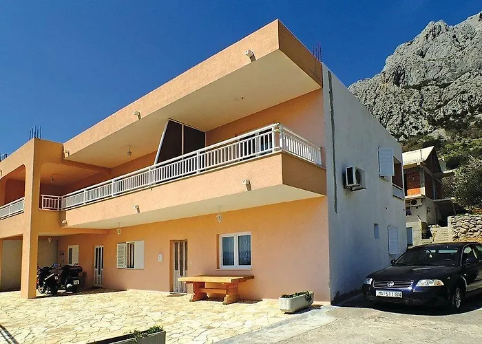 Two-bedroom With Sea View In Apartman Makarska