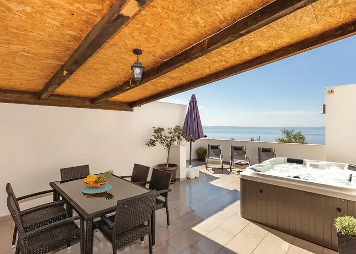 Two-bedroom With Sea View In
