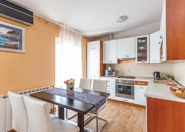 Two-bedroom With Sea View In *