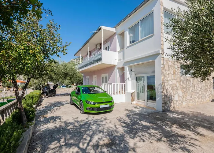 Two-bedroom With Sea View In Apartman Makarska