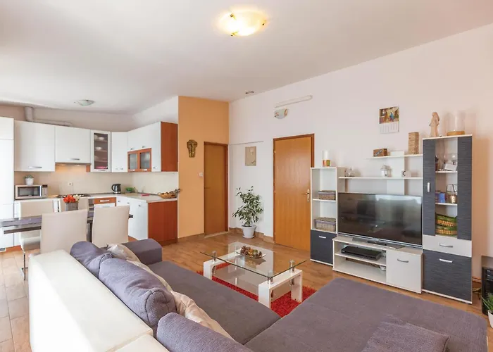 Two-bedroom With Sea View In *