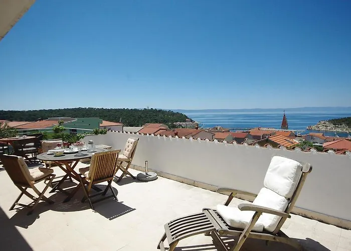 Two-bedroom With Sea View In Makarska