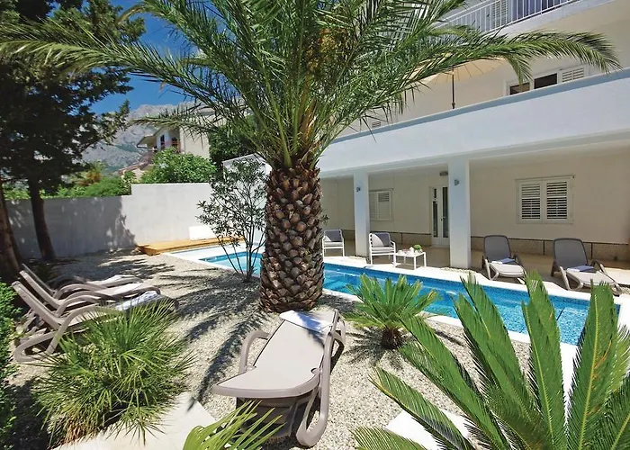 Two-bedroom With Sea View In *