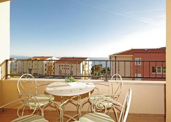 Two-bedroom With Sea View In Apartment Makarska