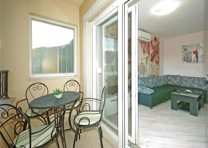 Two-bedroom With Sea View In Apartment