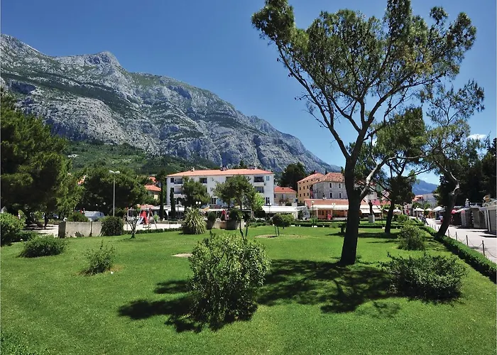 Two-bedroom With Sea View In *