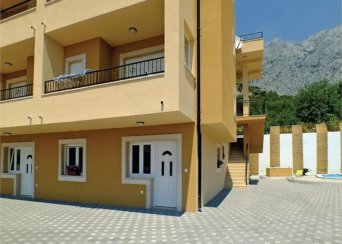 Apartment Two-bedroom With Sea View In