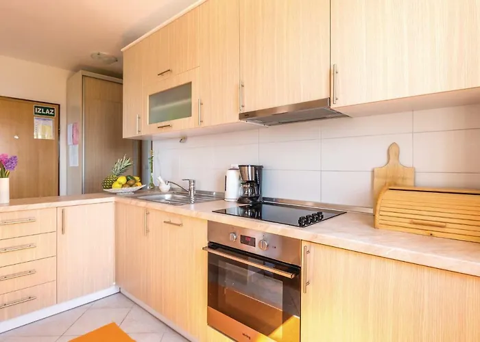 Two-bedroom With Sea View In *