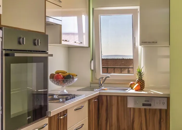 Two-bedroom With Sea View In Apartment *