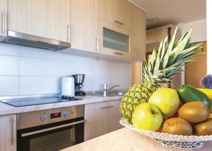 Apartman Two-bedroom With Sea View In *